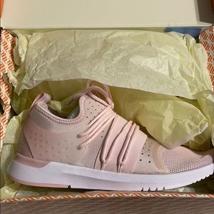 Fabletics Tennis Shoes!